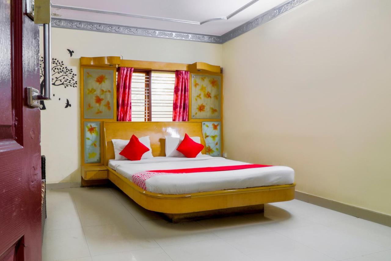 Oyo 71675 New Aishwarya Comforts Otel Bangalore Dış mekan fotoğraf