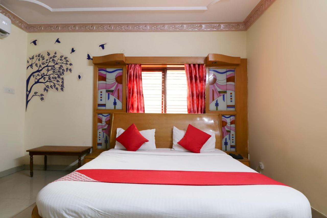 Oyo 71675 New Aishwarya Comforts Otel Bangalore Dış mekan fotoğraf